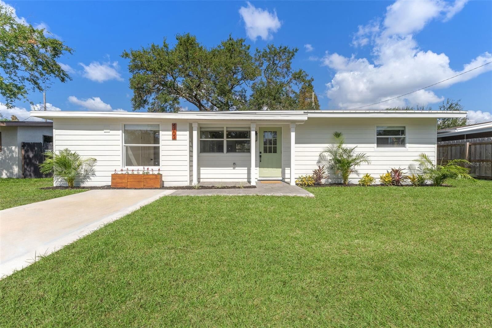 Property Photo:  4703 W Wallace Avenue  FL 33611 