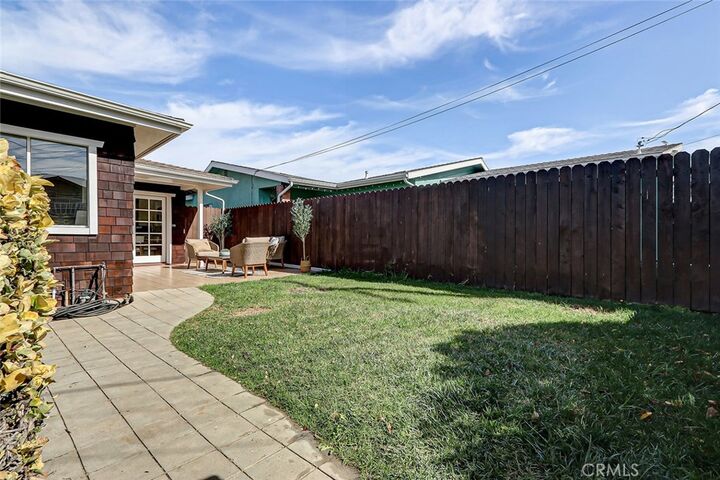 Property Photo: 1725 Van Horne Lane CA 90278