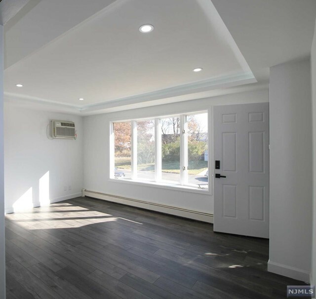 Property Photo:  285 Martha Avenue 1st Fl  NJ 07407 