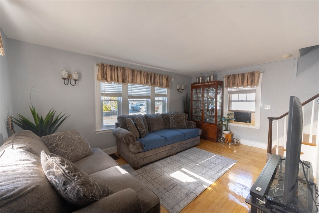 Property Photo:  117 Jackson St  MA 01902 