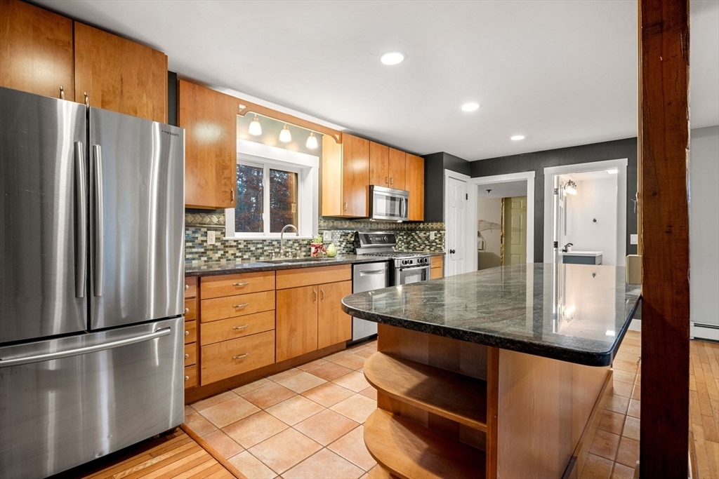 Property Photo:  6 Shady Ave  MA 01473 