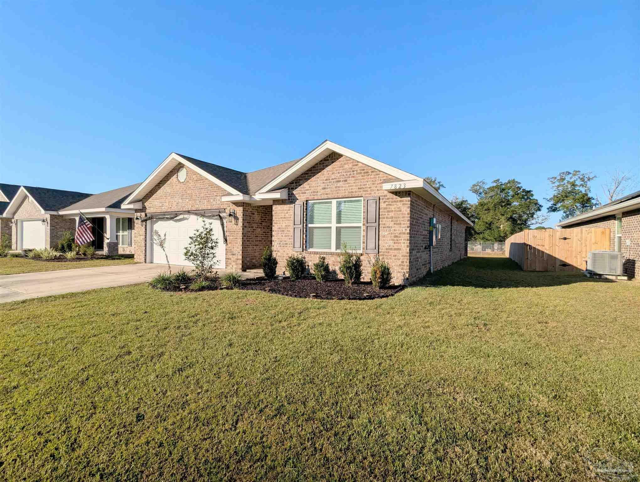 Property Photo:  7823 Lakeside Oaks Dr  FL 32526 