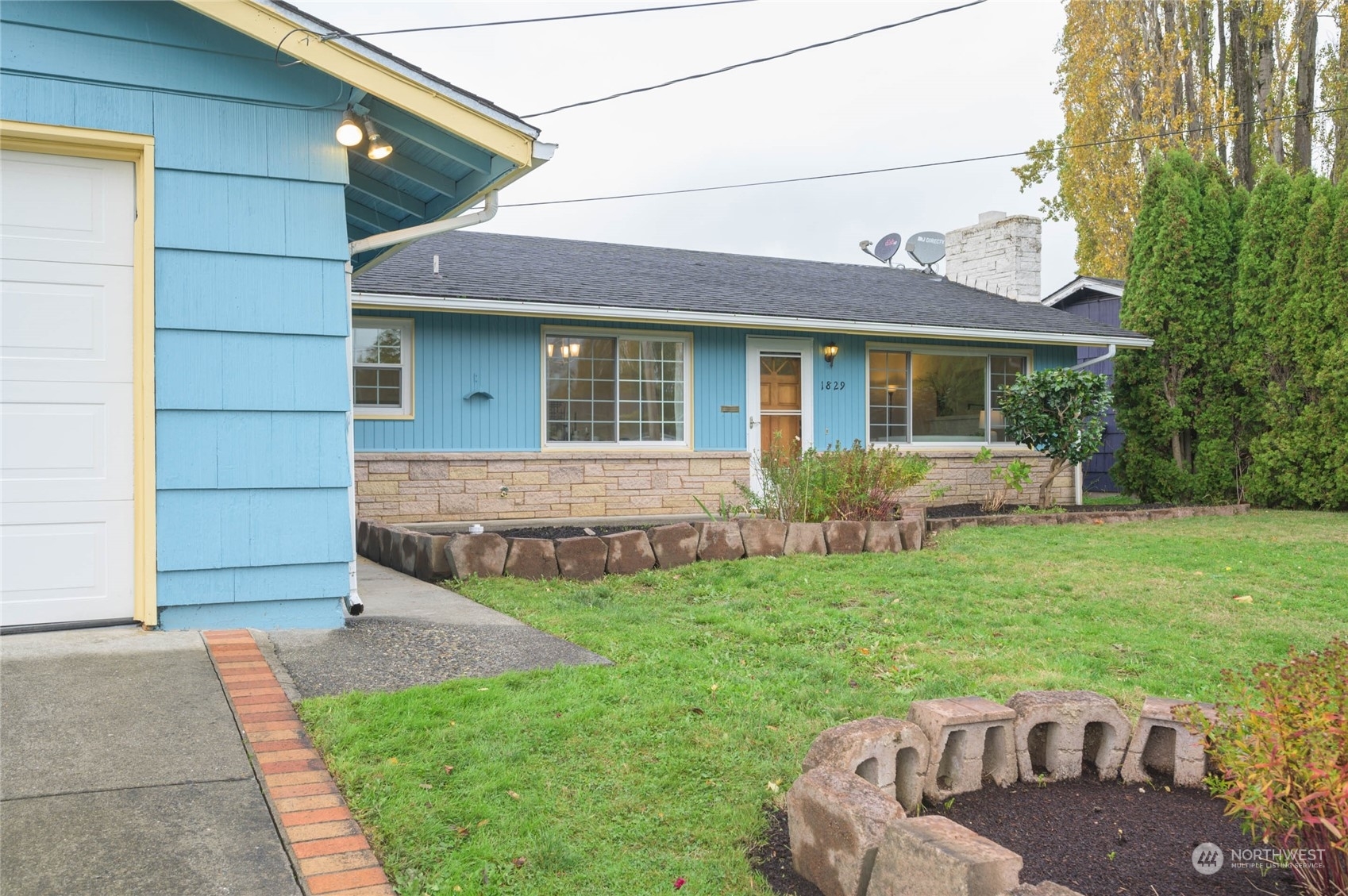 Property Photo:  1829 S 16th Street  WA 98274 