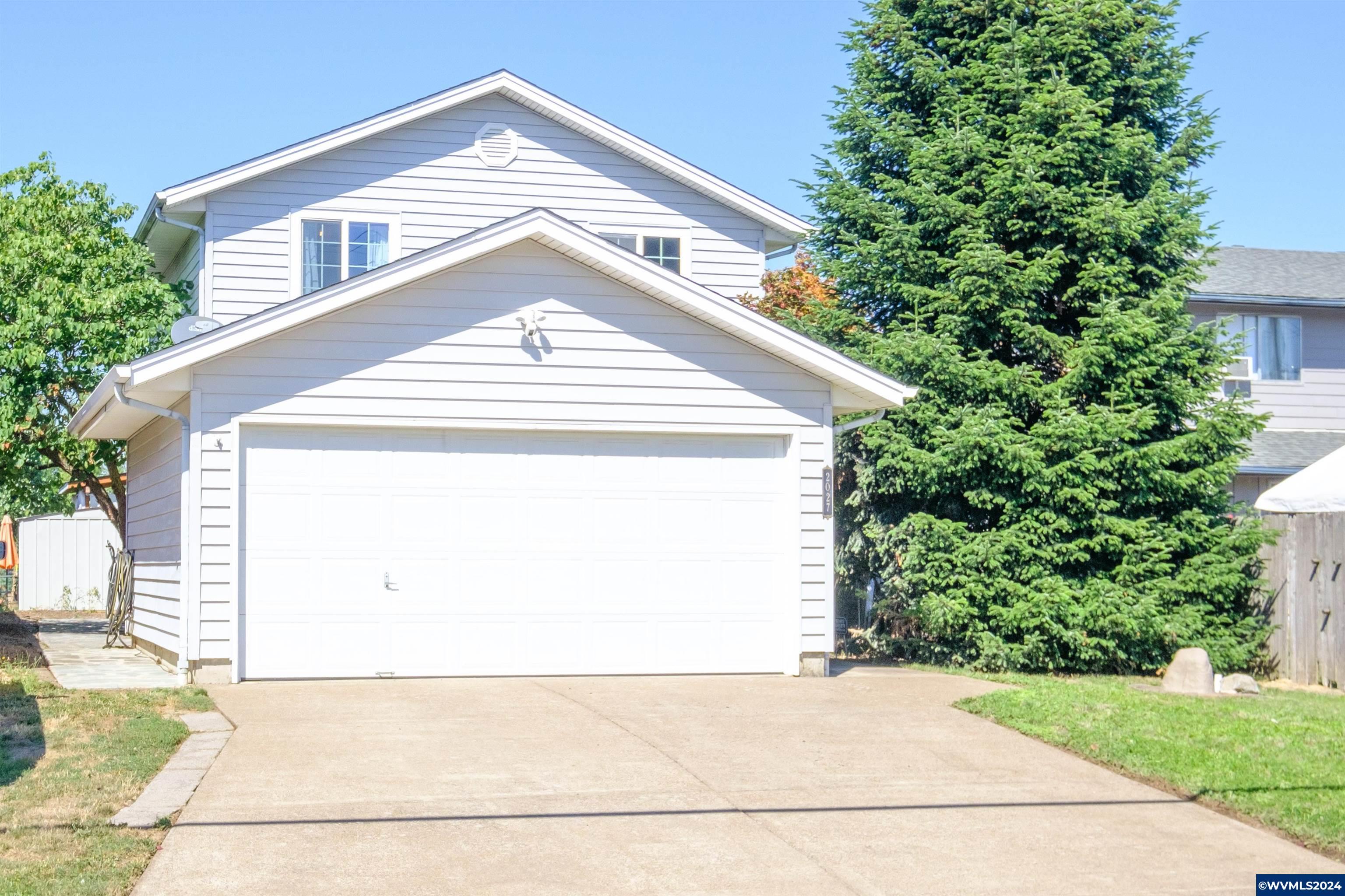 Property Photo:  2027  Queen Av SE  OR 97322 