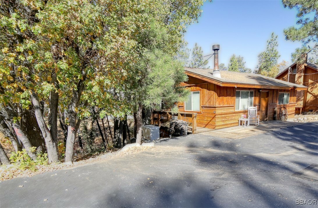 Property Photo:  44862 Barton Lane  CA 92386 