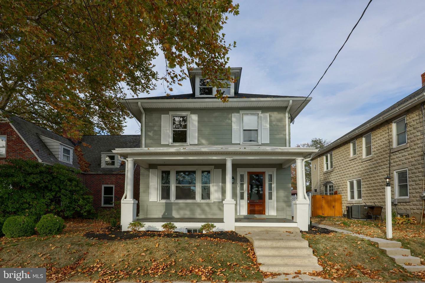 51 W Lincoln Avenue  Lititz PA 17543 photo