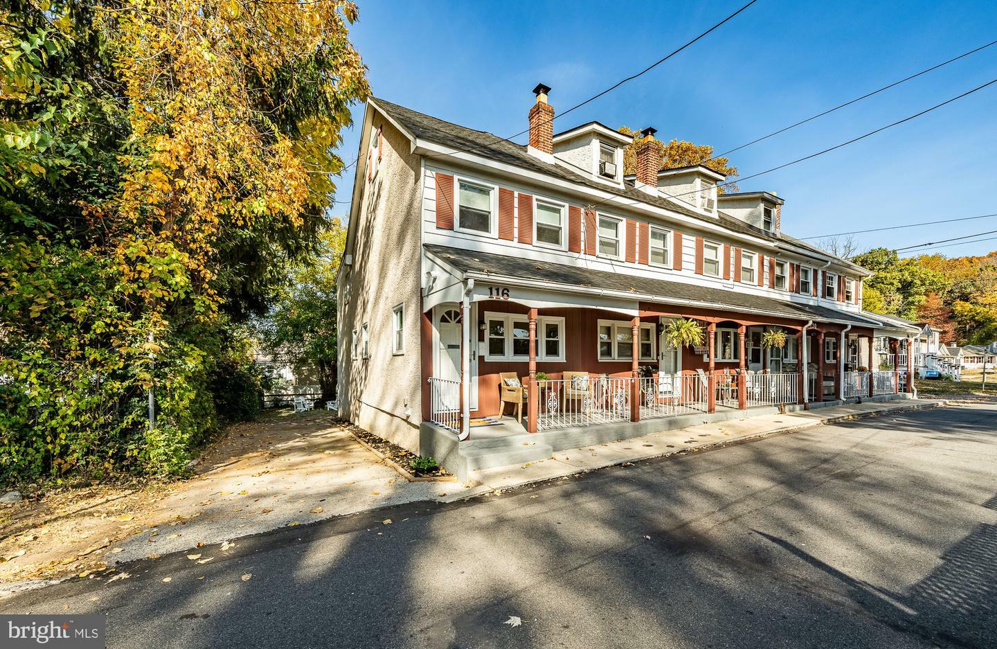 Property Photo:  116 Newell Street  PA 19070 