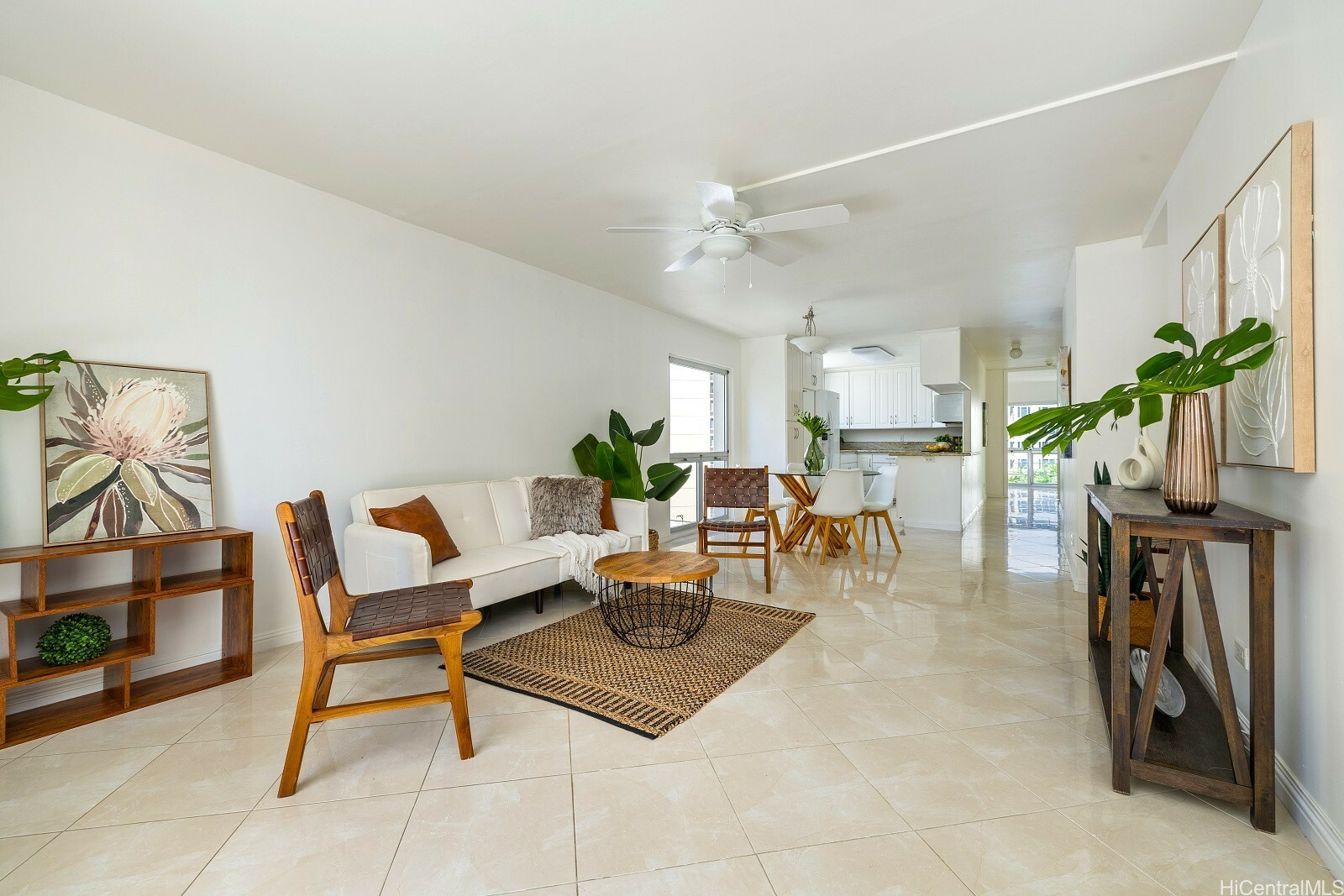 469 Ena Road 901  Honolulu HI 96815 photo