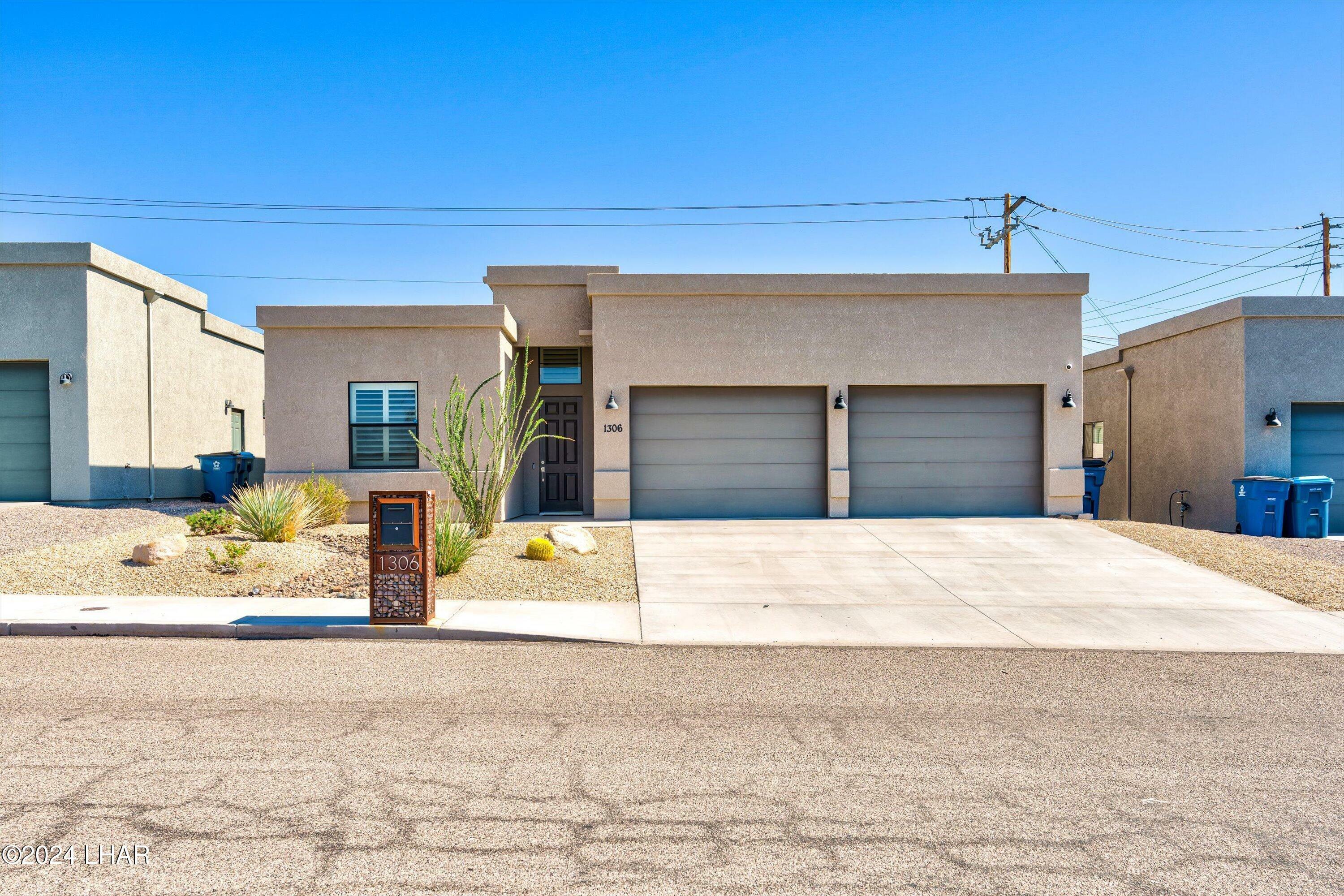 Property Photo:  1306 Lobo Dr  AZ 86406 