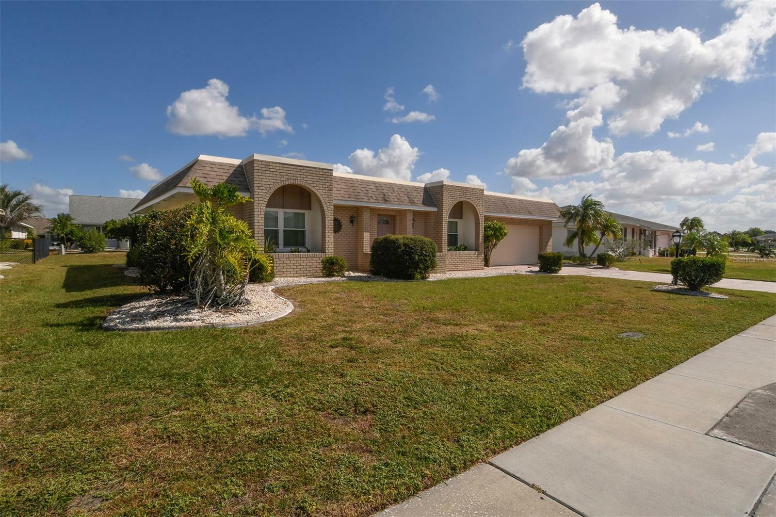 Property Photo:  1529 Allegheny Drive  FL 33573 