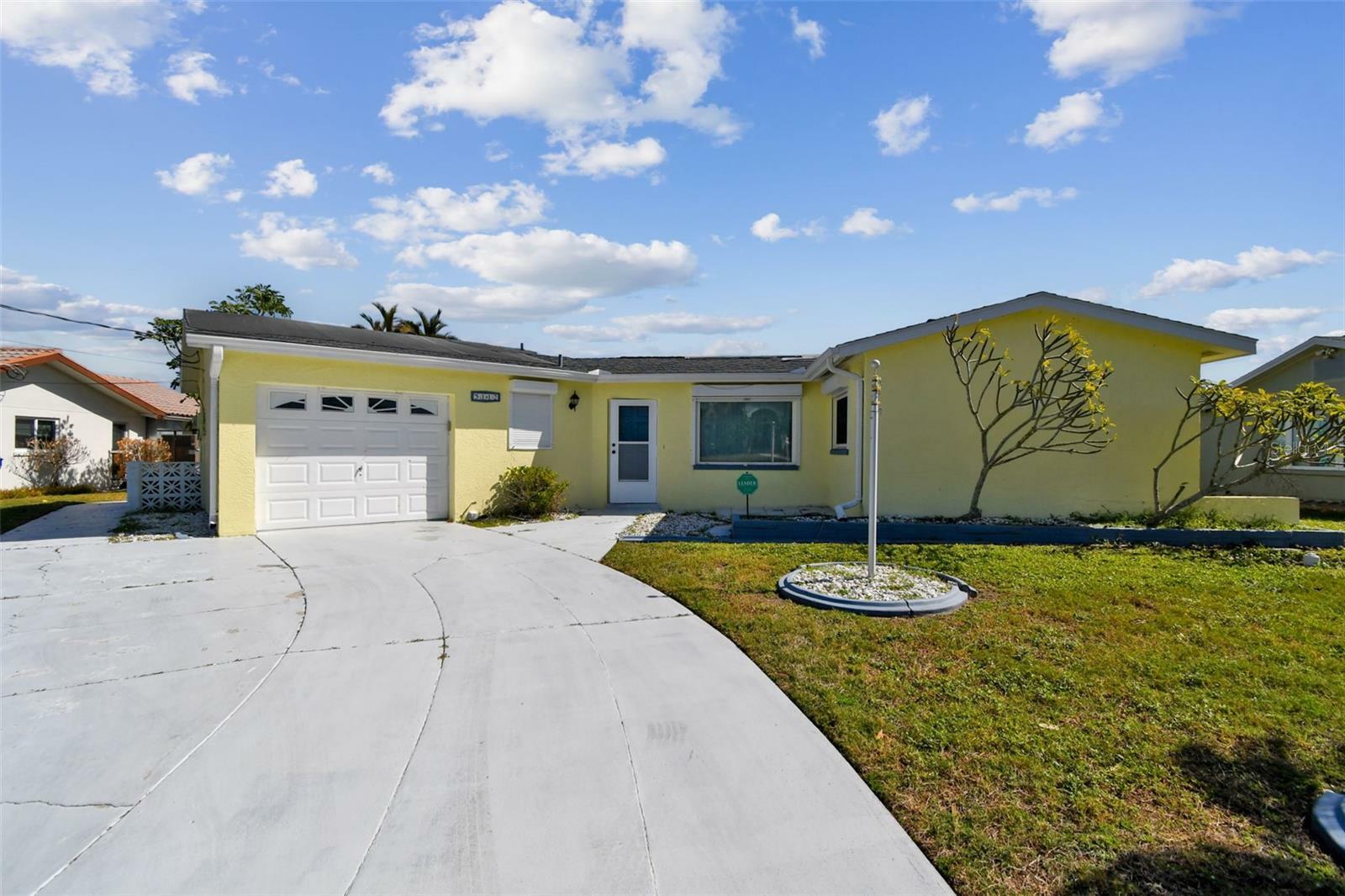 Property Photo:  5112 Beacon Road  FL 34221 