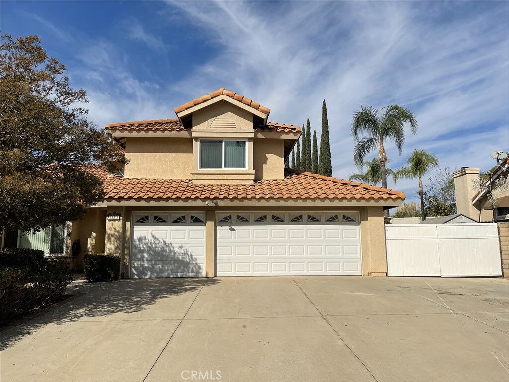 Property Photo: 124 Gracefield Way CA 92506