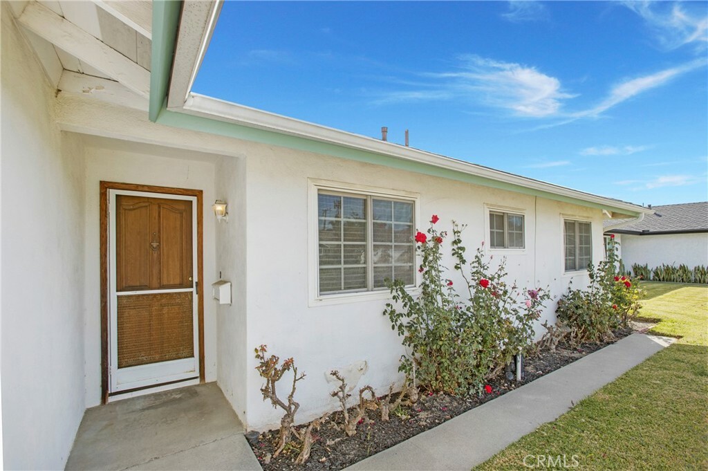 Property Photo:  20052 Shorewood Circle  CA 92646 