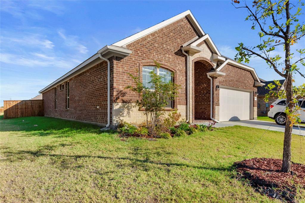 Property Photo:  4130 Stockman Drive  TX 76249 