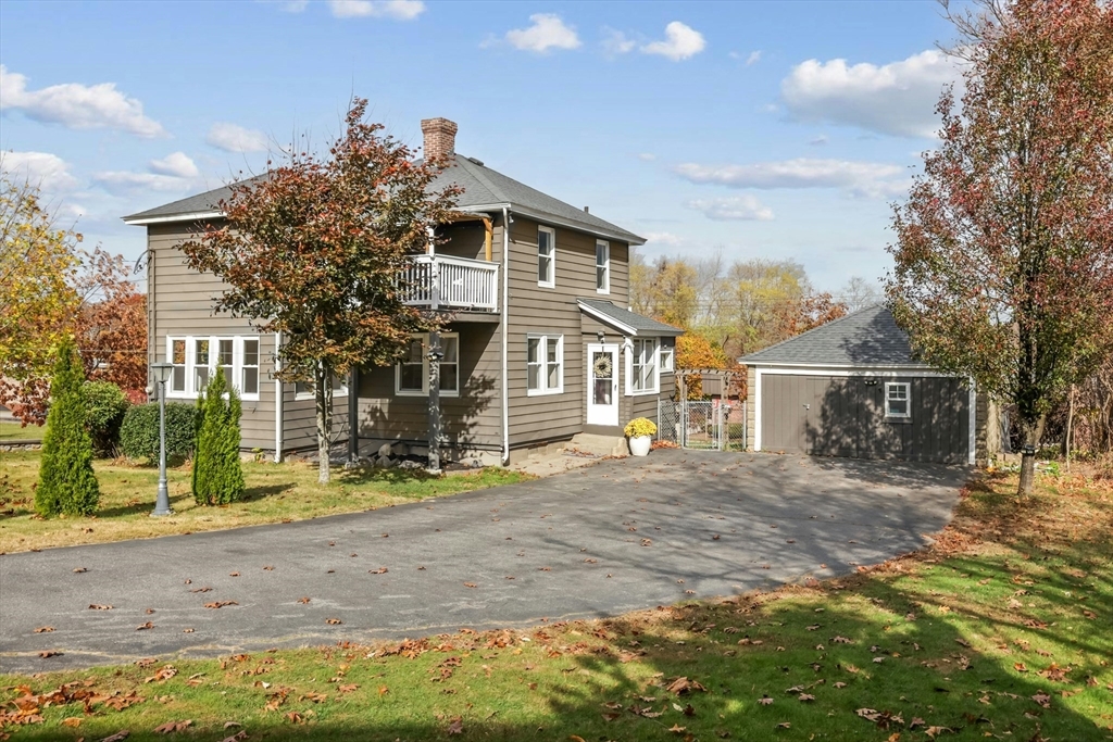 Property Photo:  60 Collins Street  MA 01606 