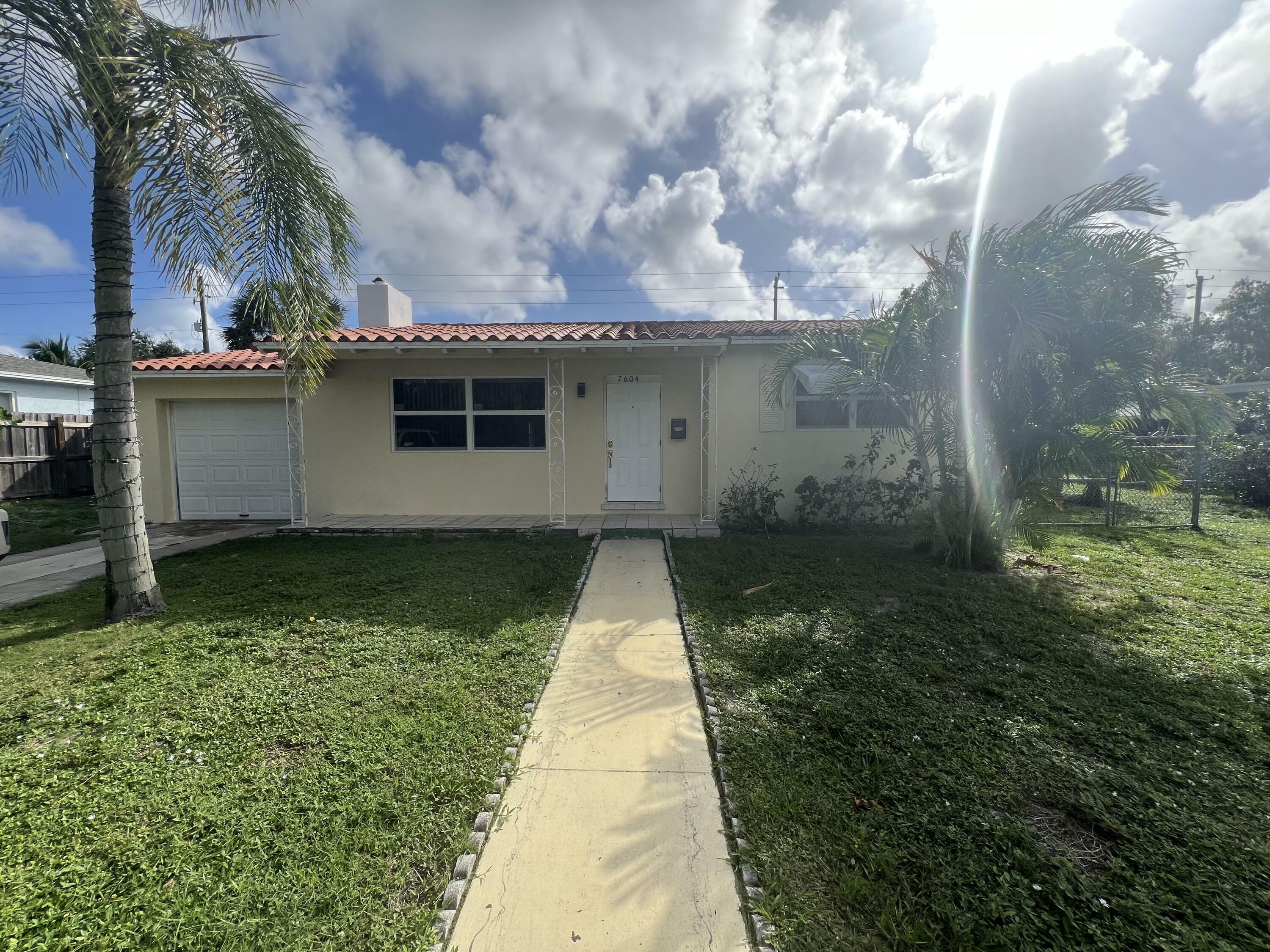 Property Photo:  7604 Martin Ave Avenue  FL 33405 