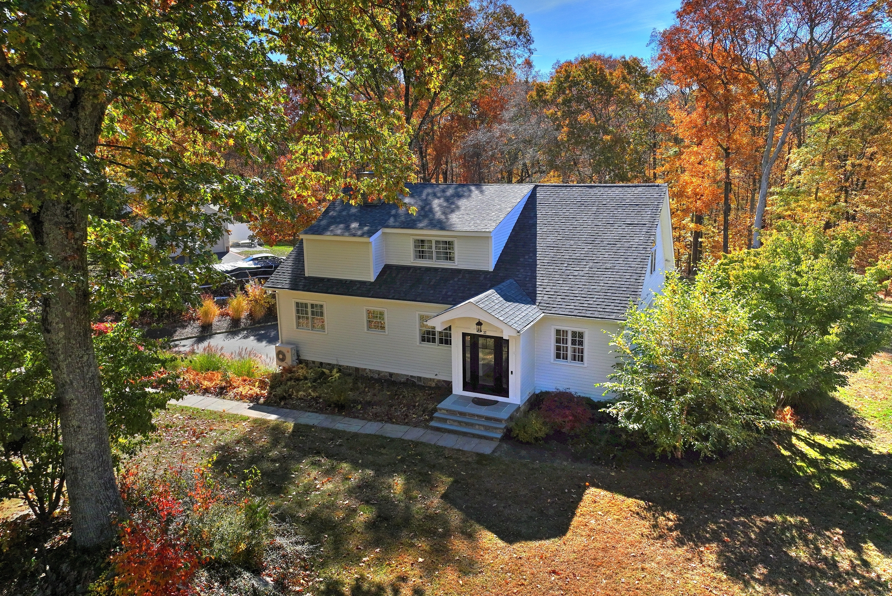 Property Photo:  37 Sleepy Hollow Drive  CT 06468 