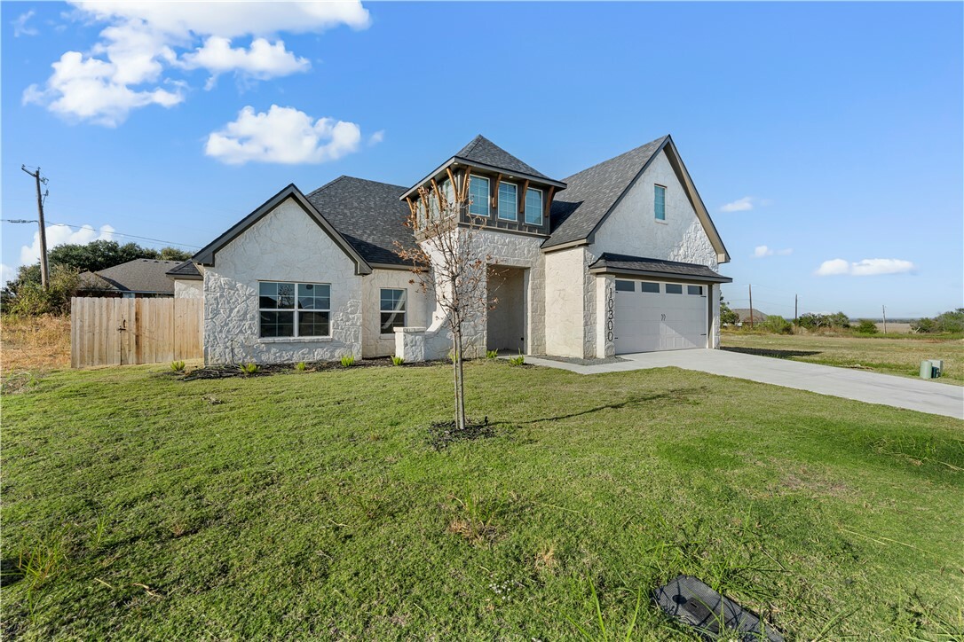 Property Photo:  10300 Saddle Creek Road  TX 76708 