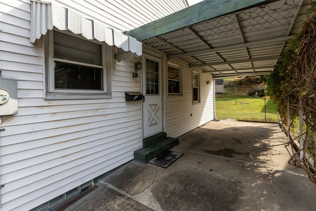 Property Photo:  814 Bower Hill Rd.  PA 15017 