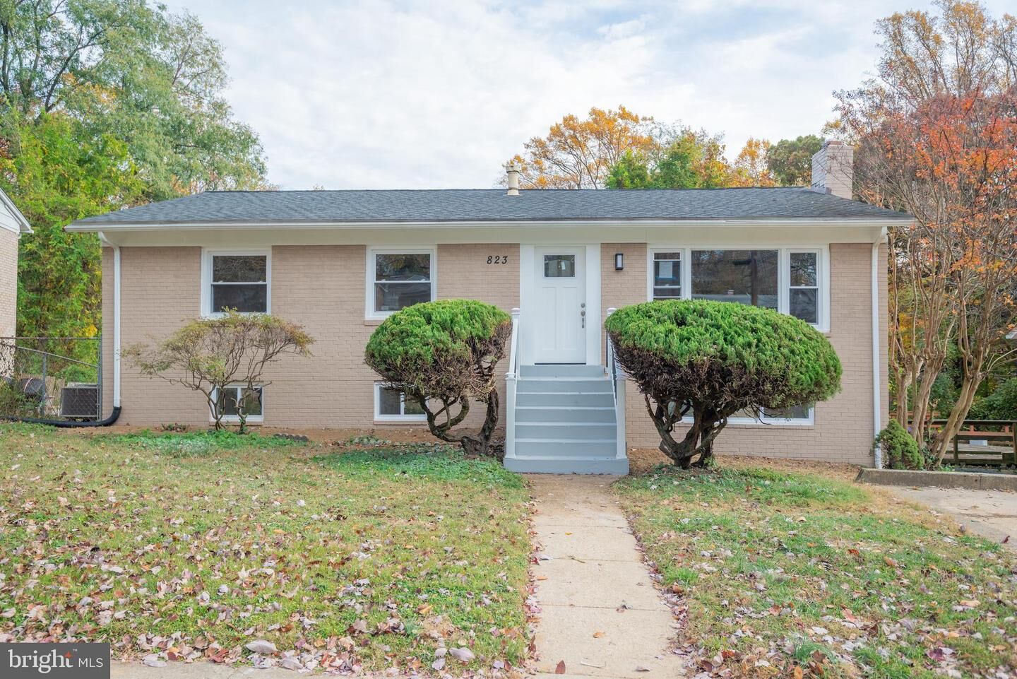 Property Photo:  823 Malibu Drive  MD 20901 