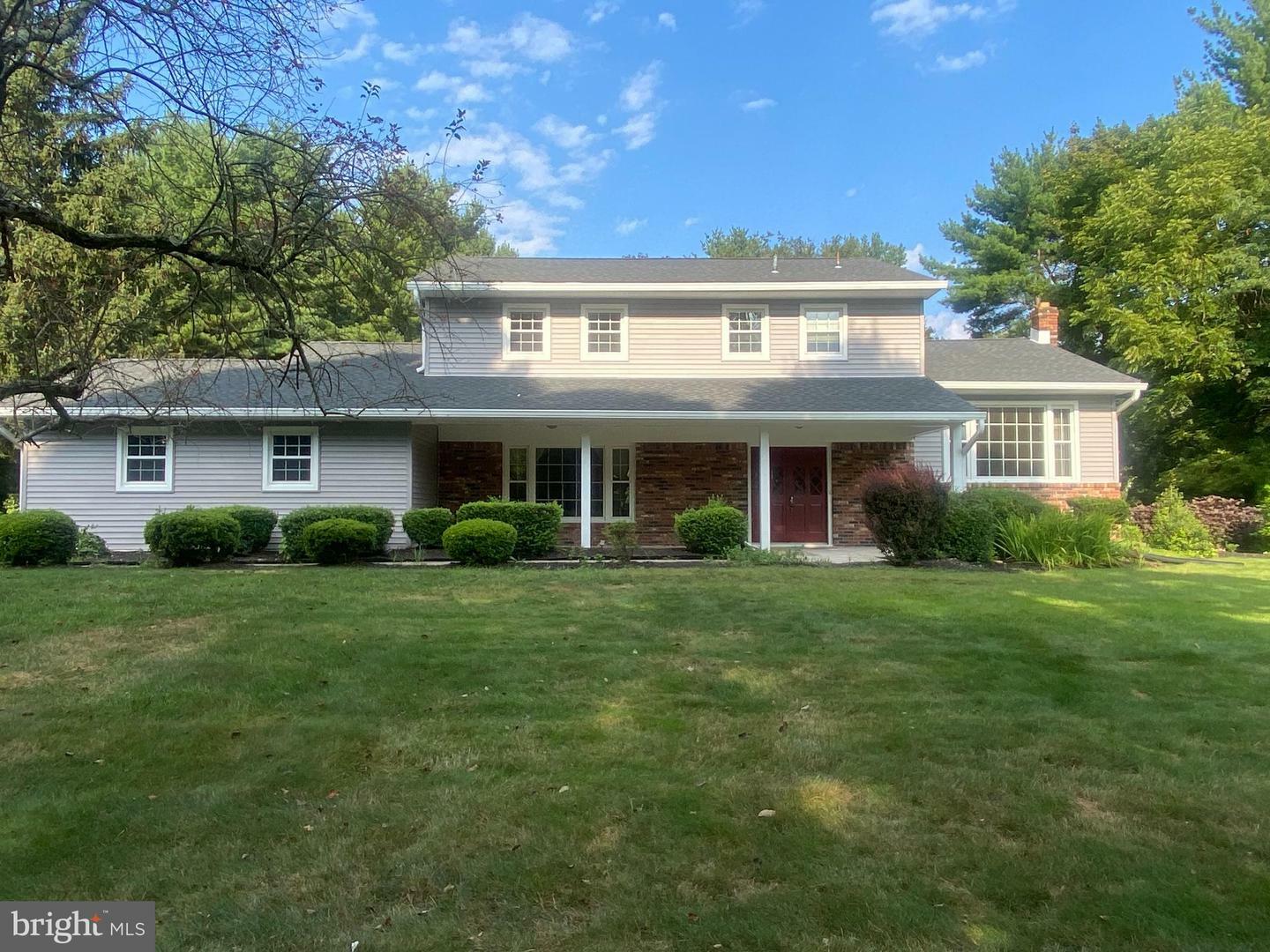 Property Photo:  10 Stonelea Drive  NJ 08550 