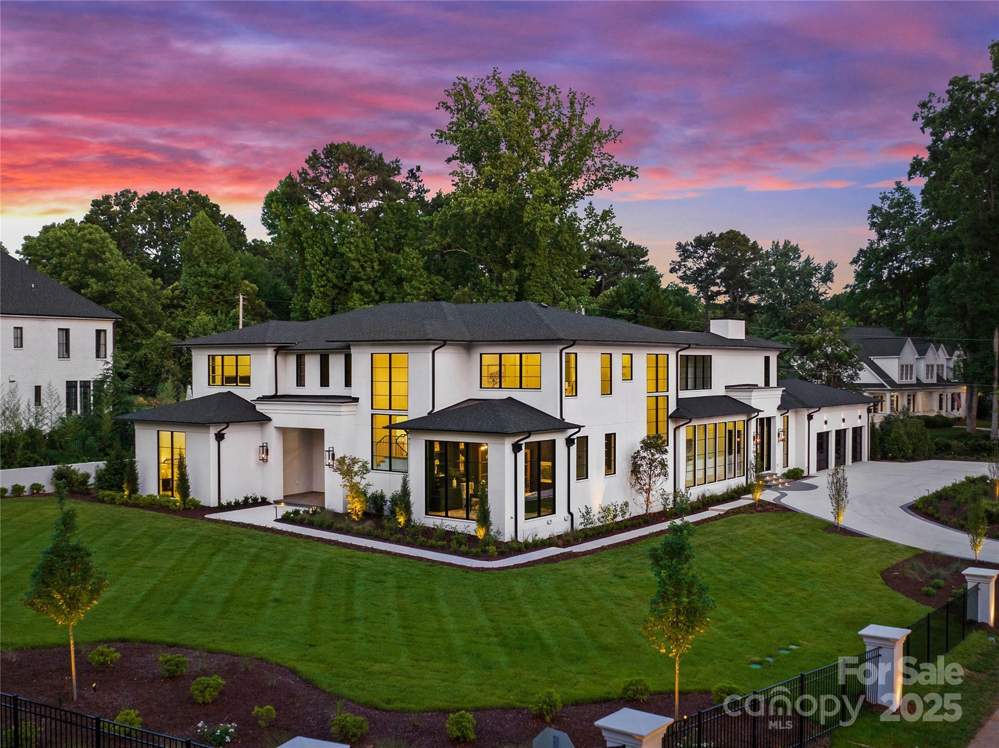 Property Photo: 2105 La Gorce Drive NC 28226