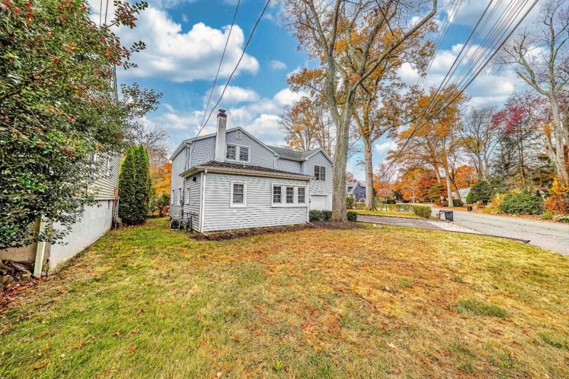 Property Photo:  49 Riverside Drive  NJ 07834 