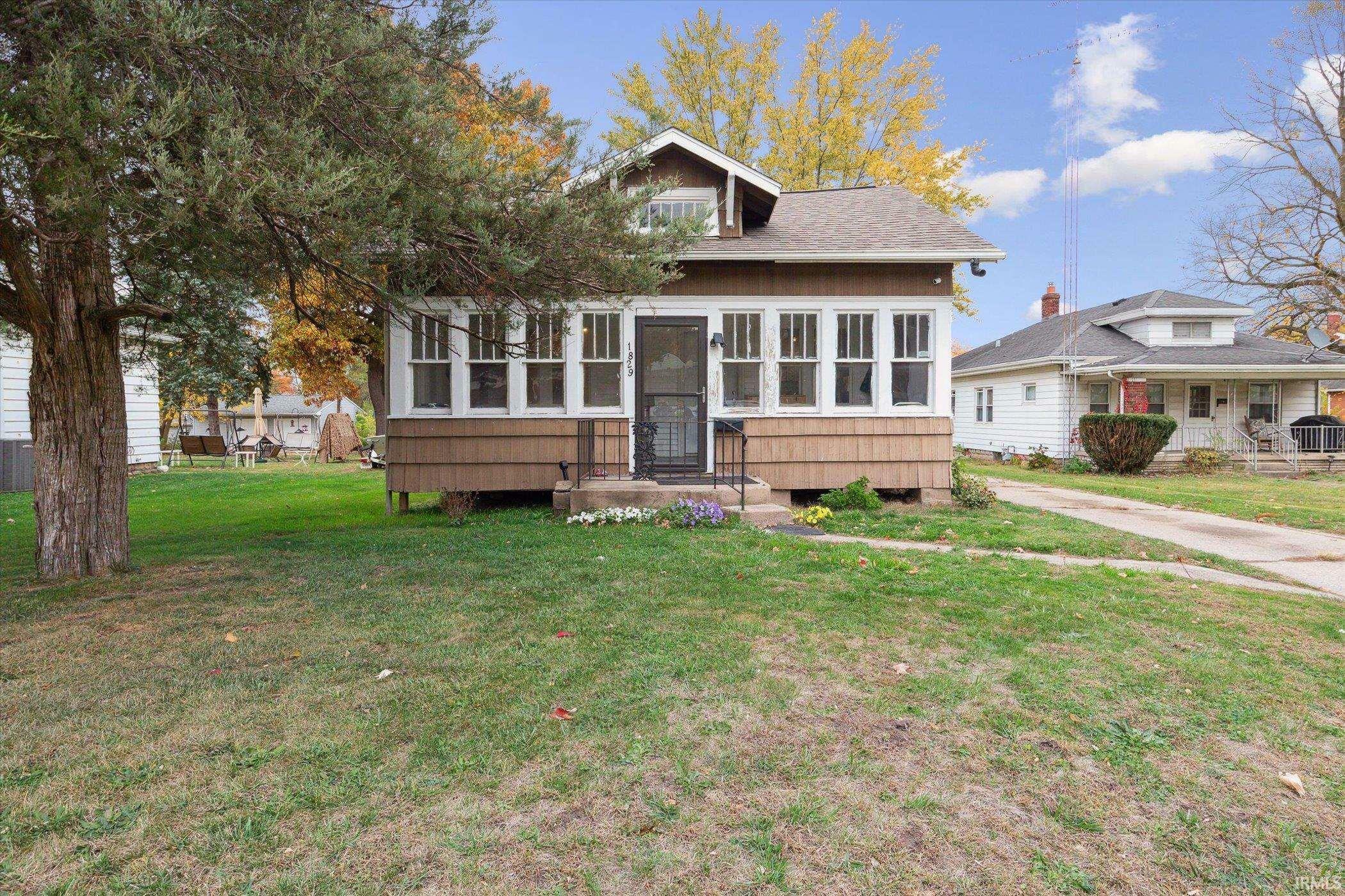 Property Photo: 1829 Prairie Avenue IN 46613