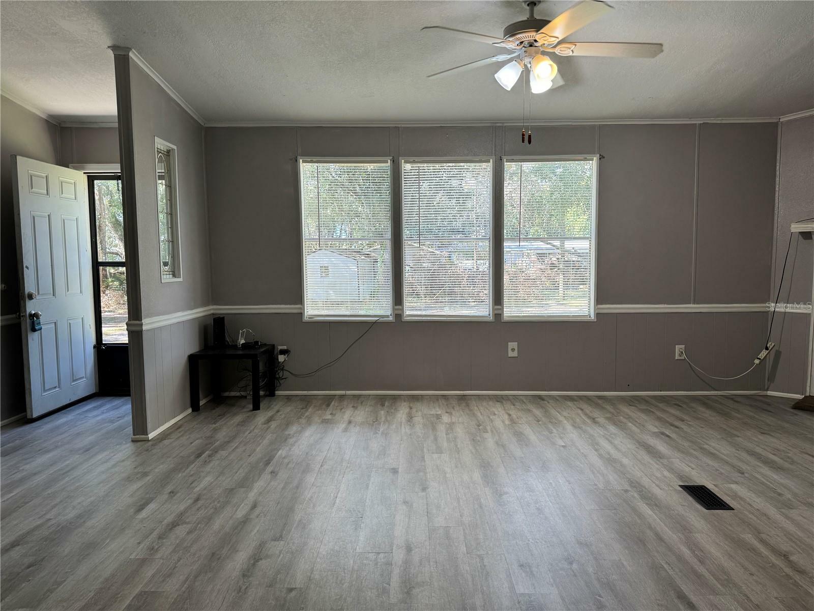 Property Photo:  25039 Avenue A  FL 32767 