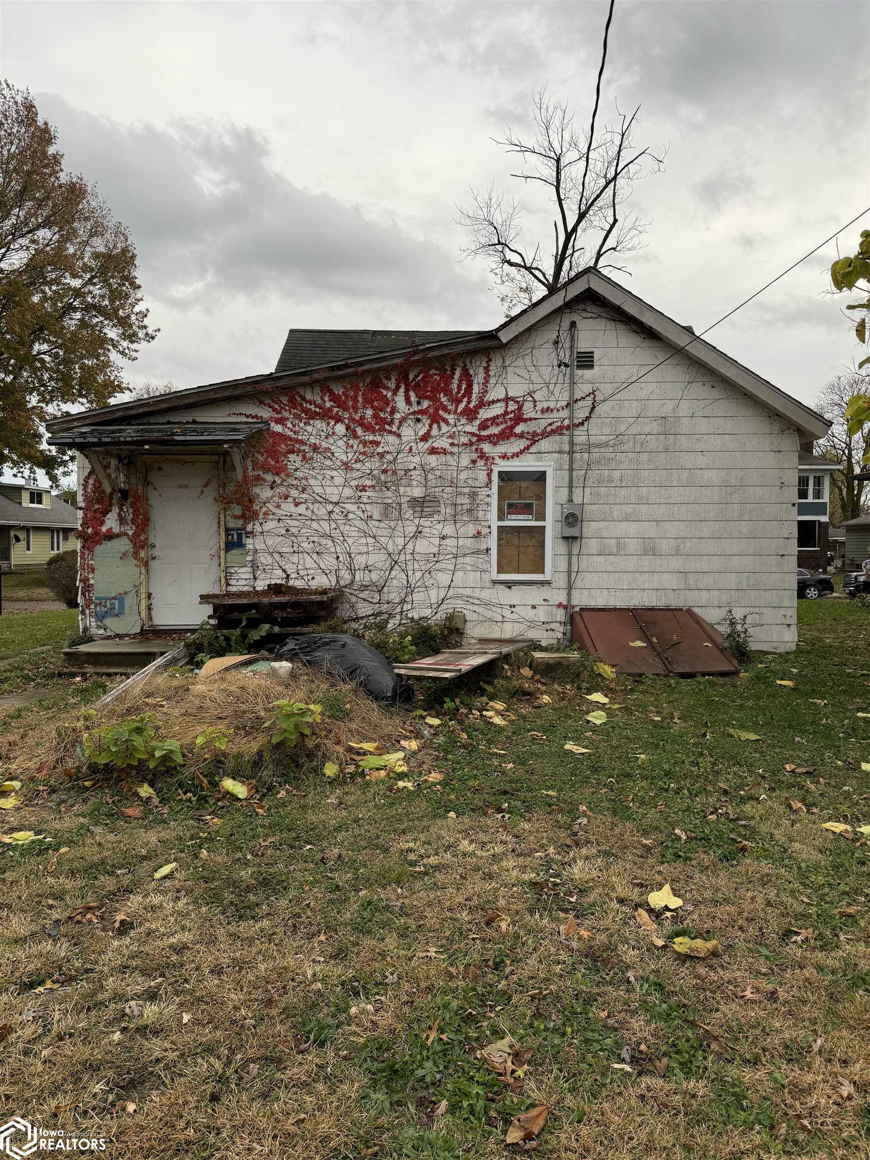 Property Photo:  1623 Avenue I  IA 52627 