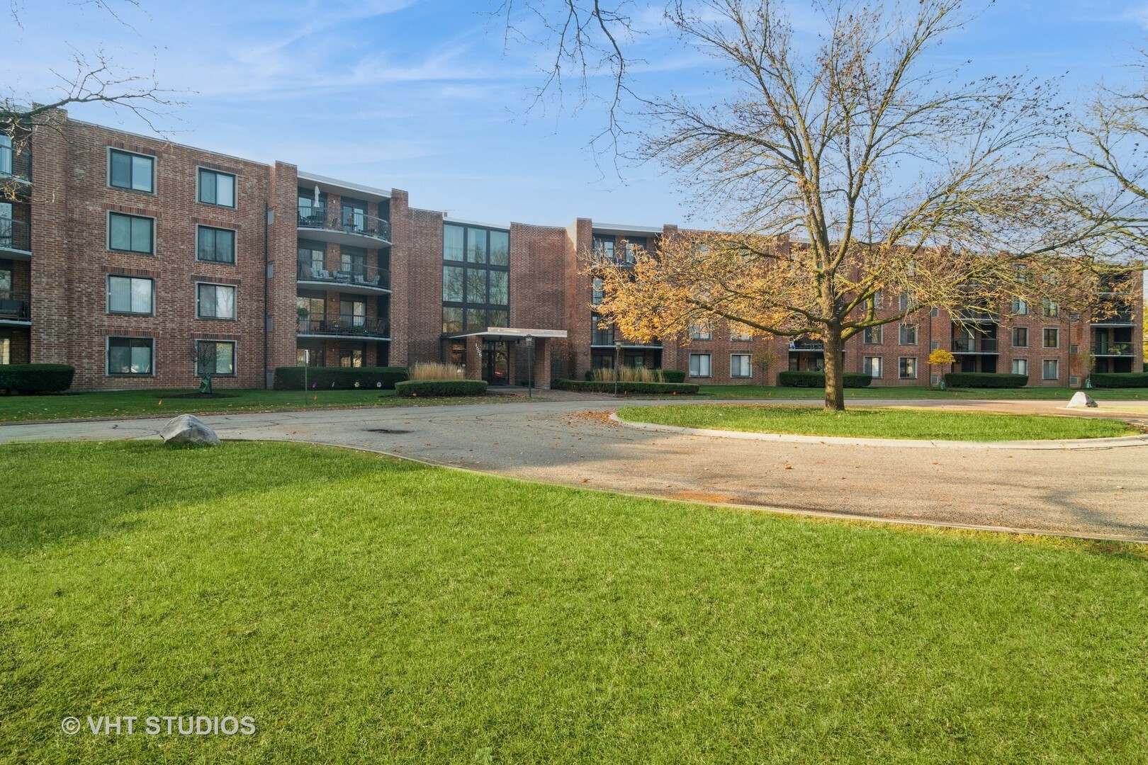 Property Photo:  1505 E Central Road 111B  IL 60005 