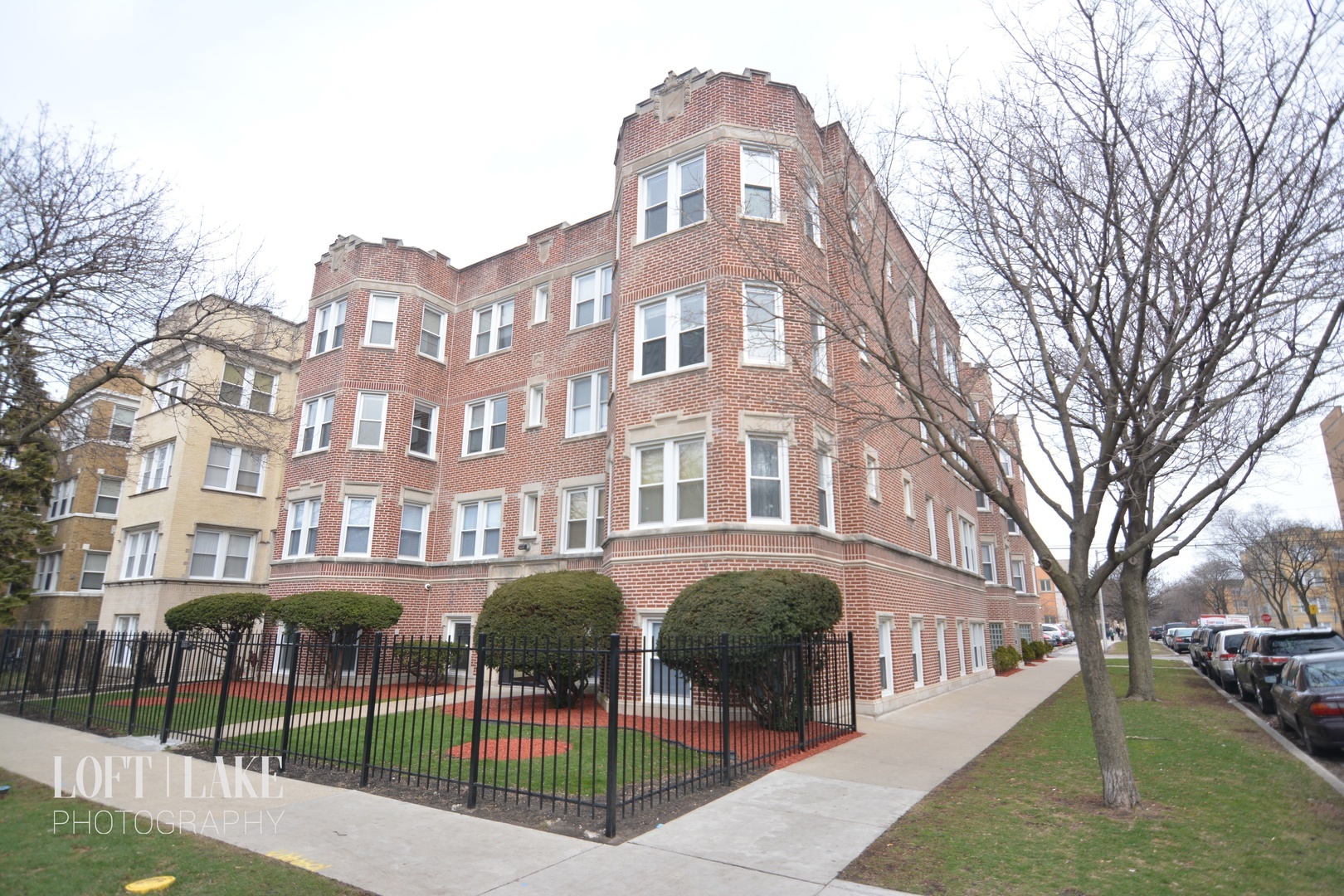 3452 W Ainslie Street 1  Chicago IL 60625 photo