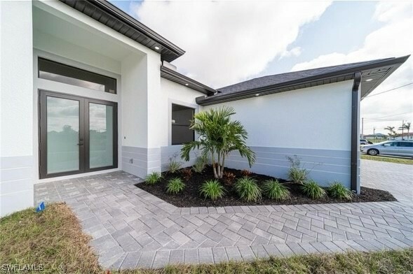 Property Photo:  2715 NW 10th Street  FL 33993 