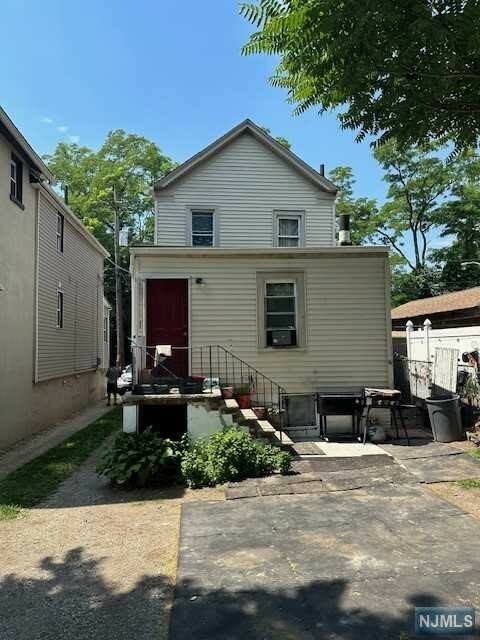 Property Photo:  517 Madison Street  NJ 07050 