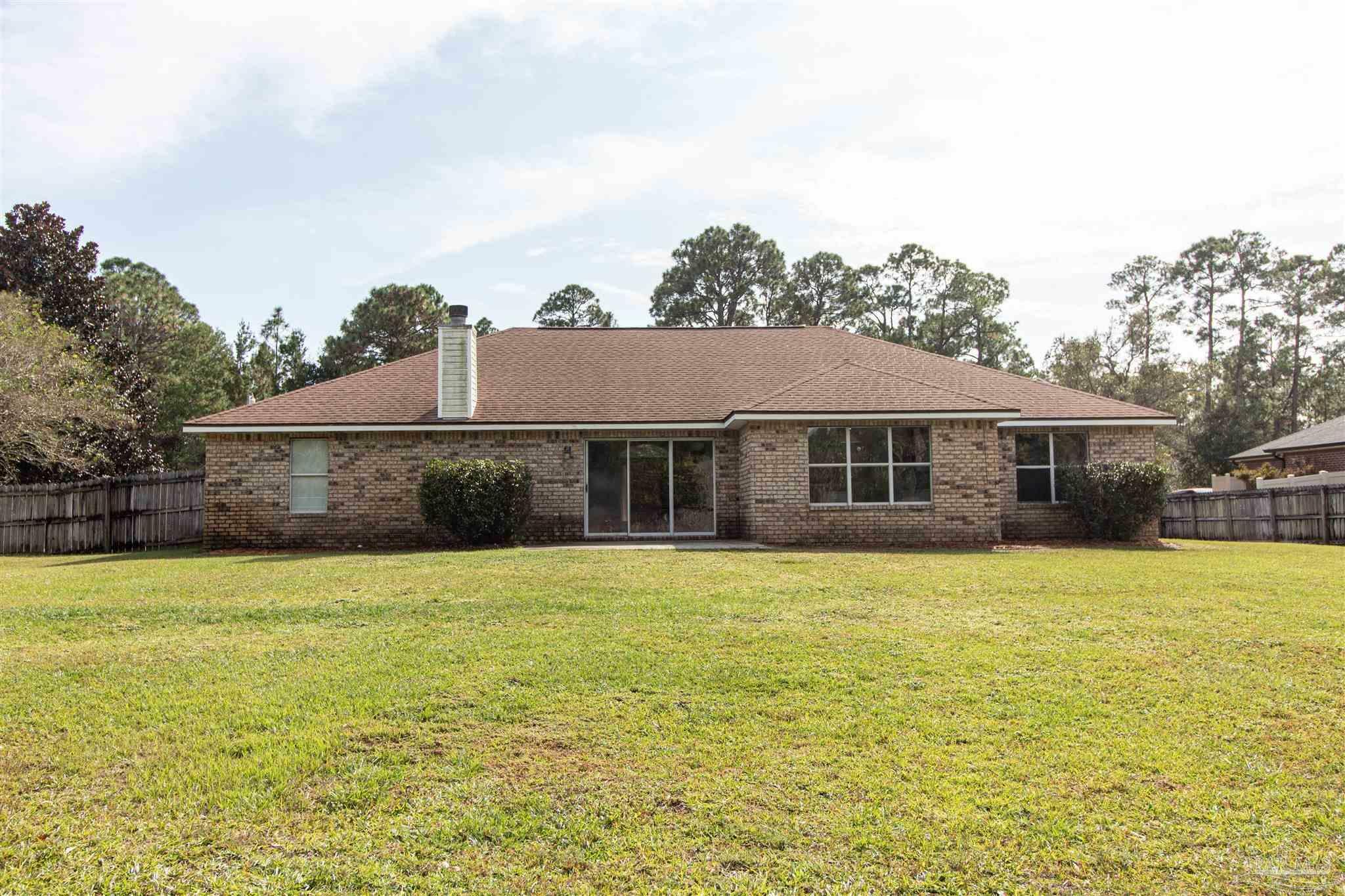 Property Photo:  2321 Crescent Rd  FL 32566 