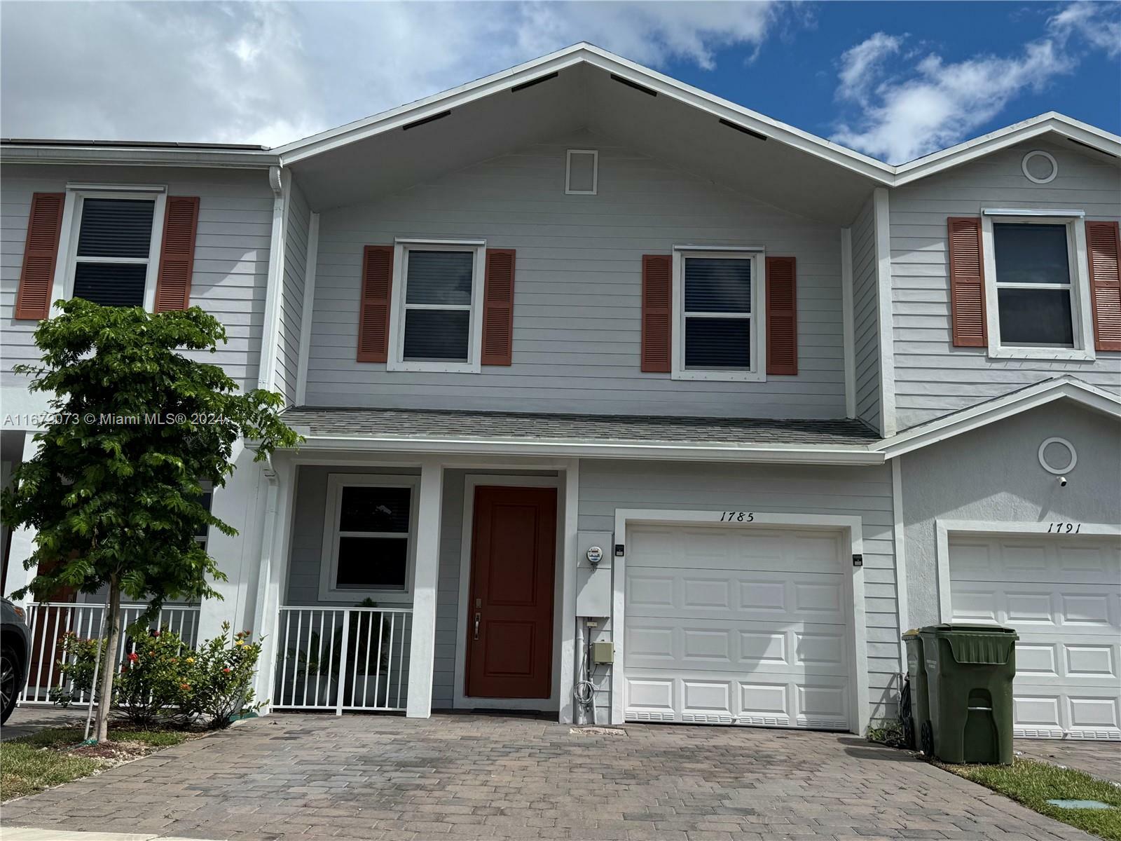 Property Photo:  1785 SE 9th Ter 1785  FL 33034 