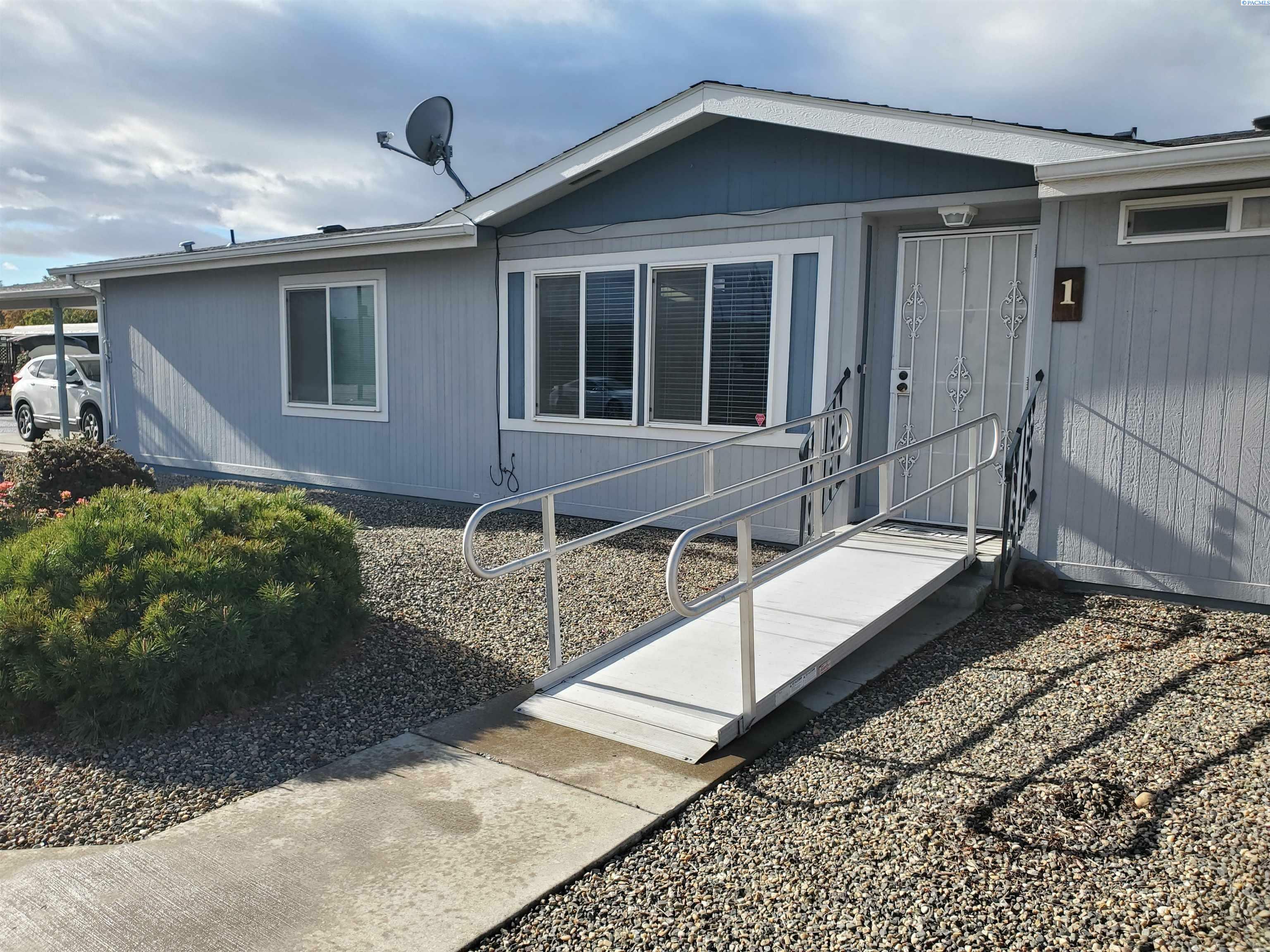 Property Photo:  325 S 5th St. 1  WA 98944 