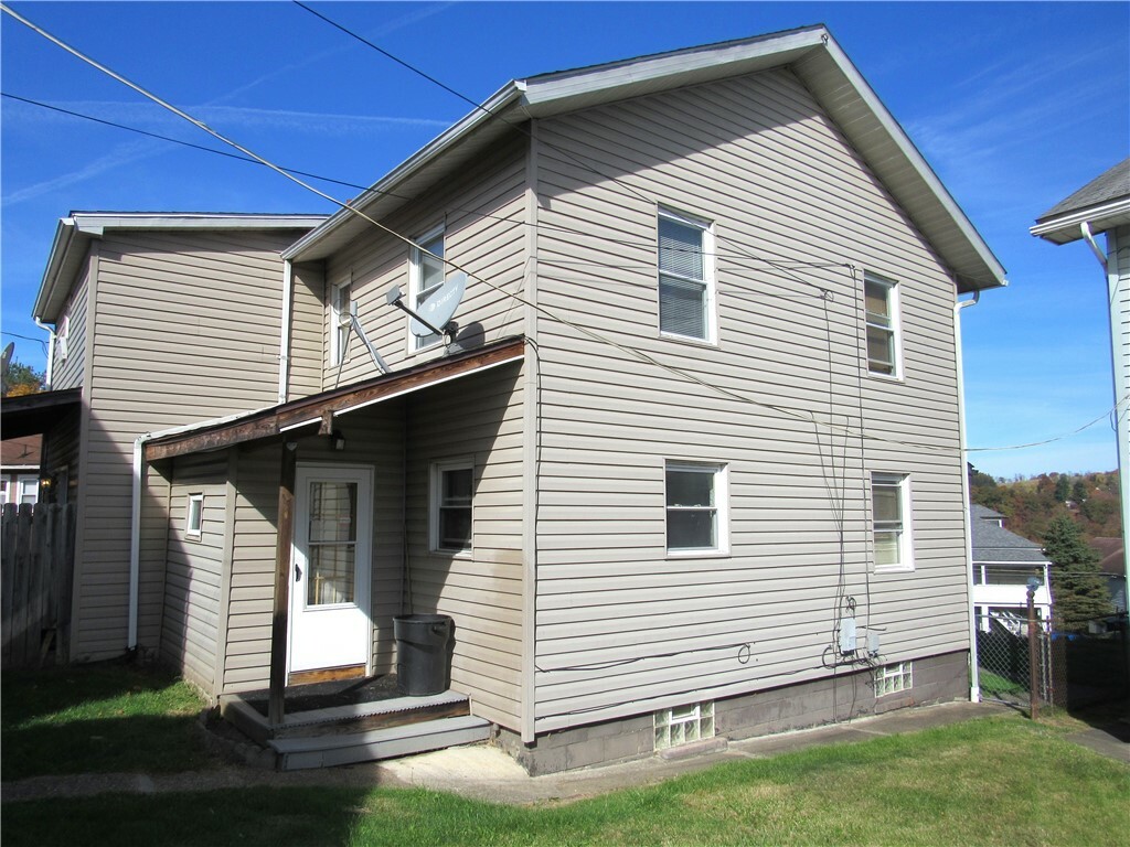 Property Photo:  319-321 Elm St  PA 15690 