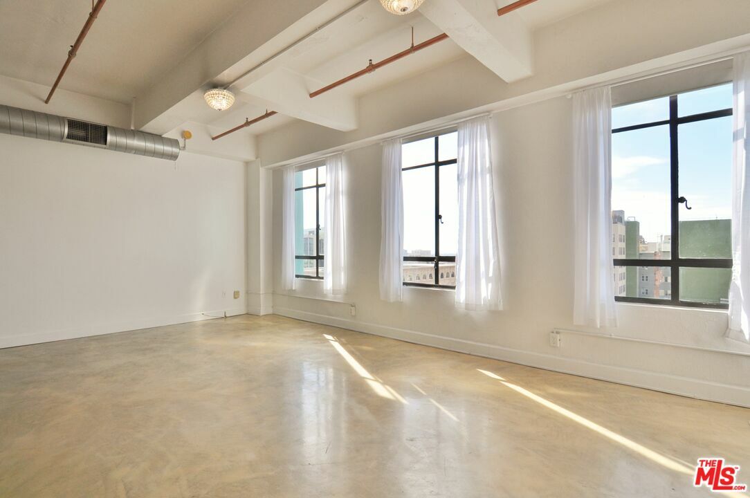 Property Photo:  849  S Broadway 1106  CA 90014 