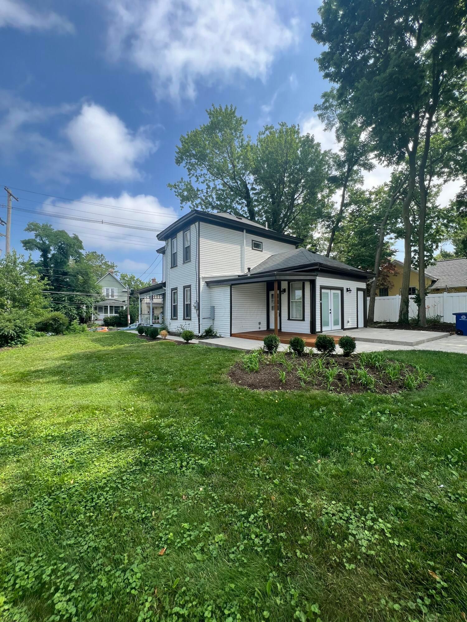 Property Photo: 35 E Arcadia Avenue OH 43202
