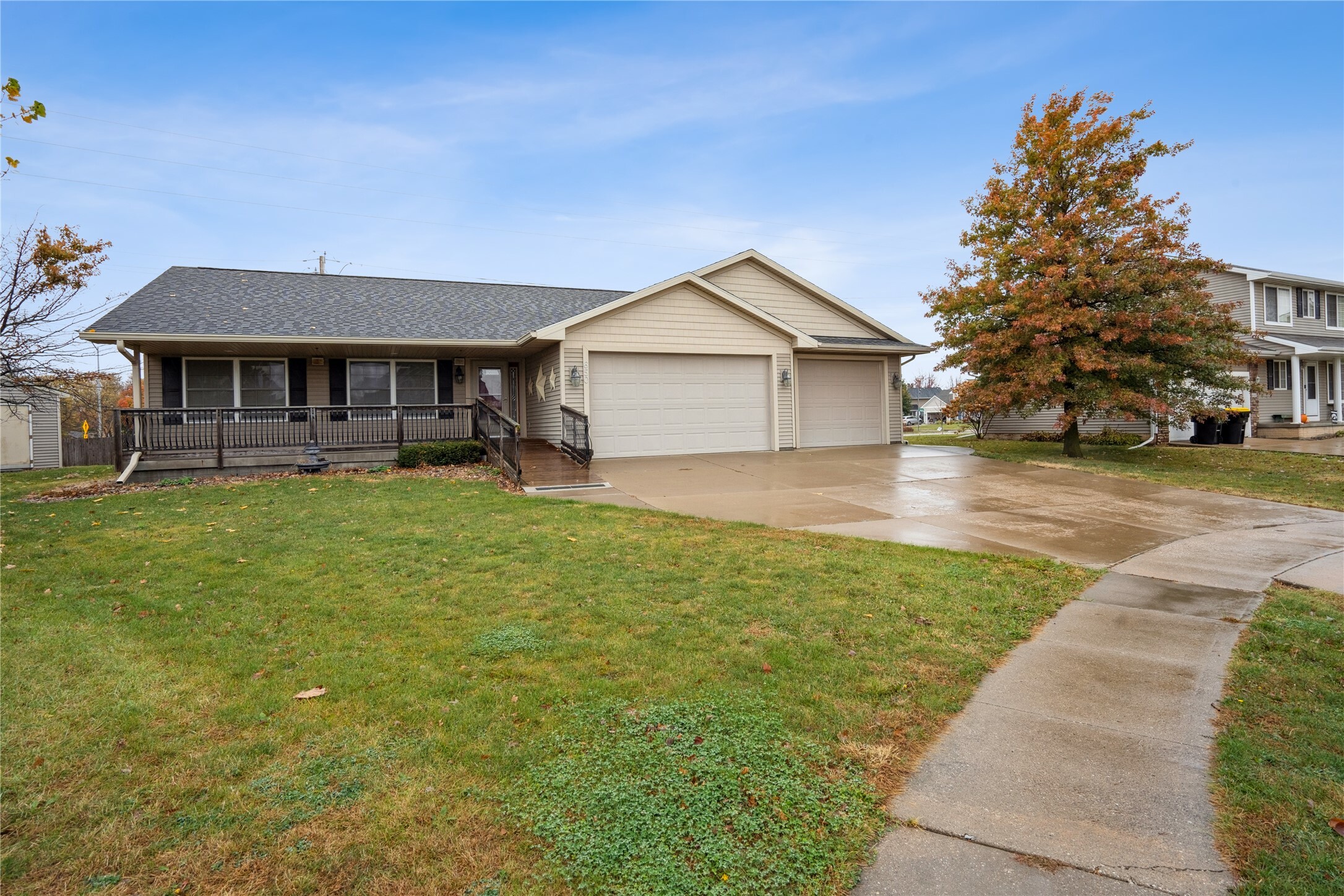 Property Photo:  650 SE Meadowlark Lane  IA 50263 