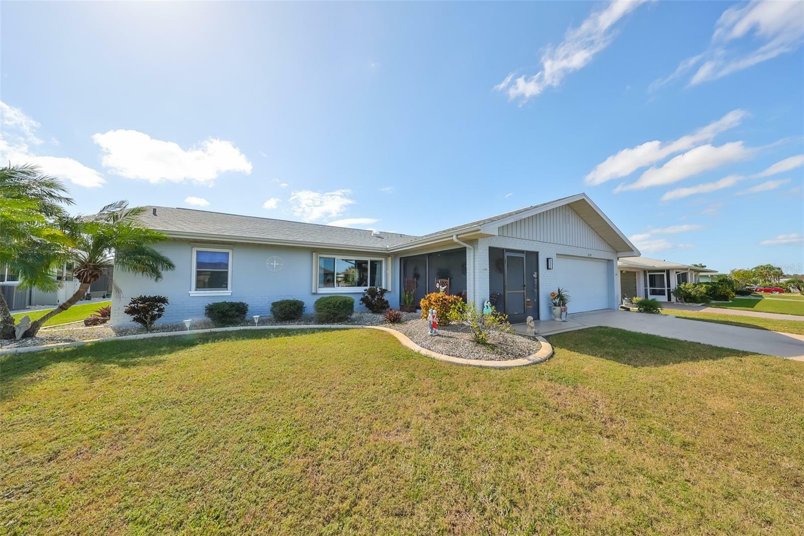 Property Photo:  2019 N Pebble Beach Boulevard  FL 33573 