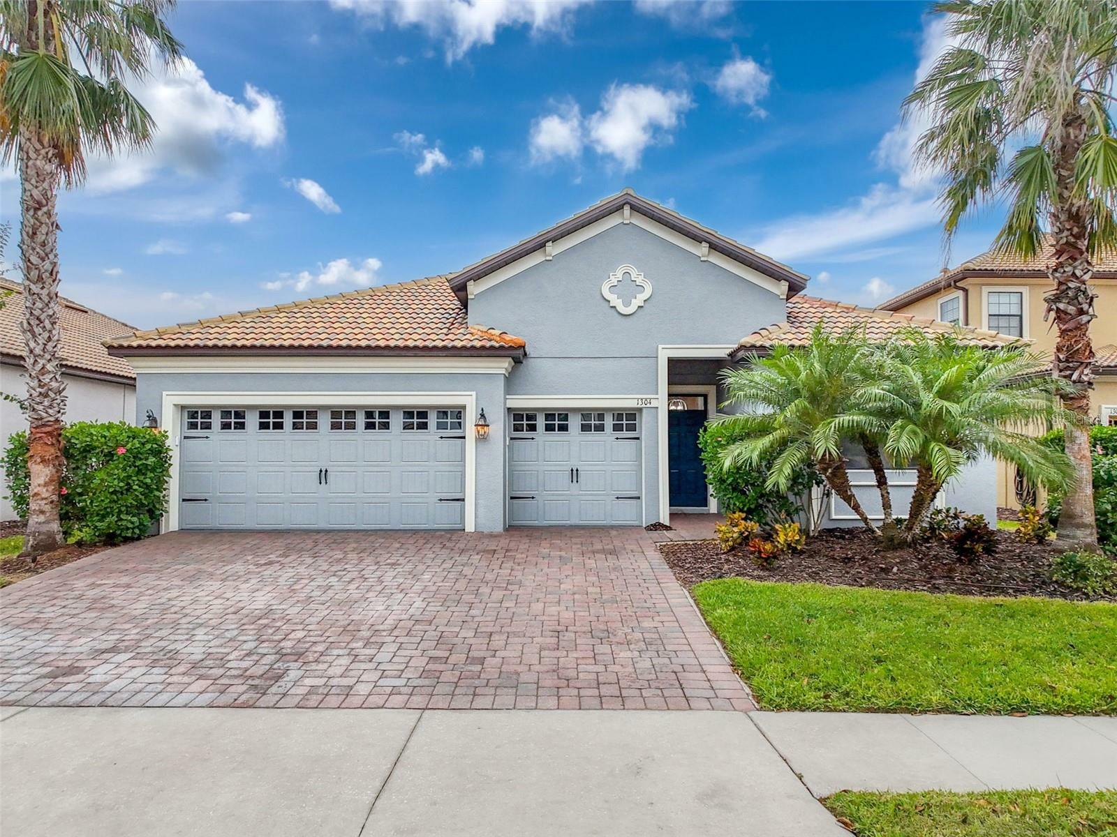 Property Photo:  1304 Gleneagles Lane  FL 33896 