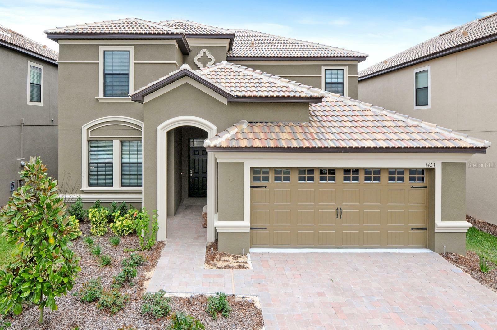 Property Photo:  1423 Thunderbird Road  FL 33896 