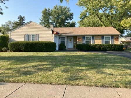 Property Photo:  910 W Maude Avenue  IL 60004 
