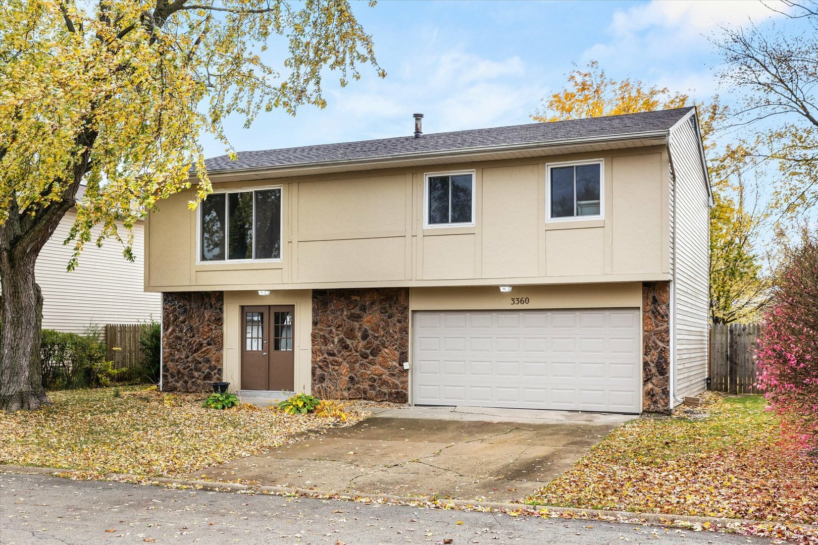 Property Photo:  3360 Windsor Lane  IL 60431 