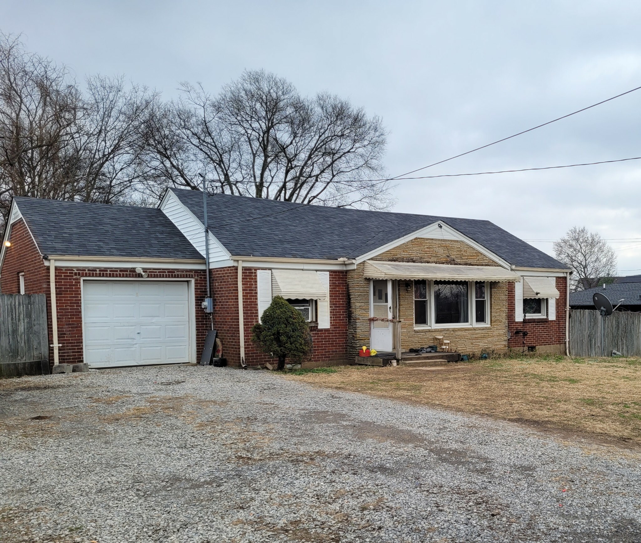 Property Photo:  927 Crescent Hill Rd  TN 37206 