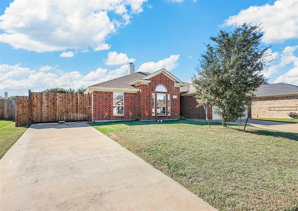 Property Photo:  493 Mesa Vista Drive  TX 76036 