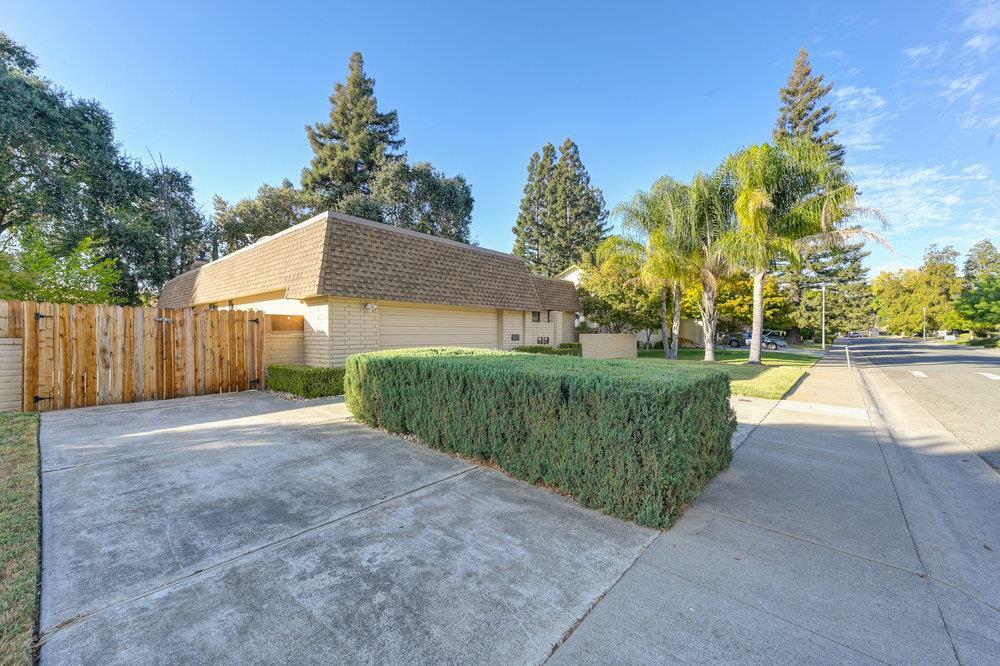 Property Photo:  6850 Arabella Way  CA 95831 