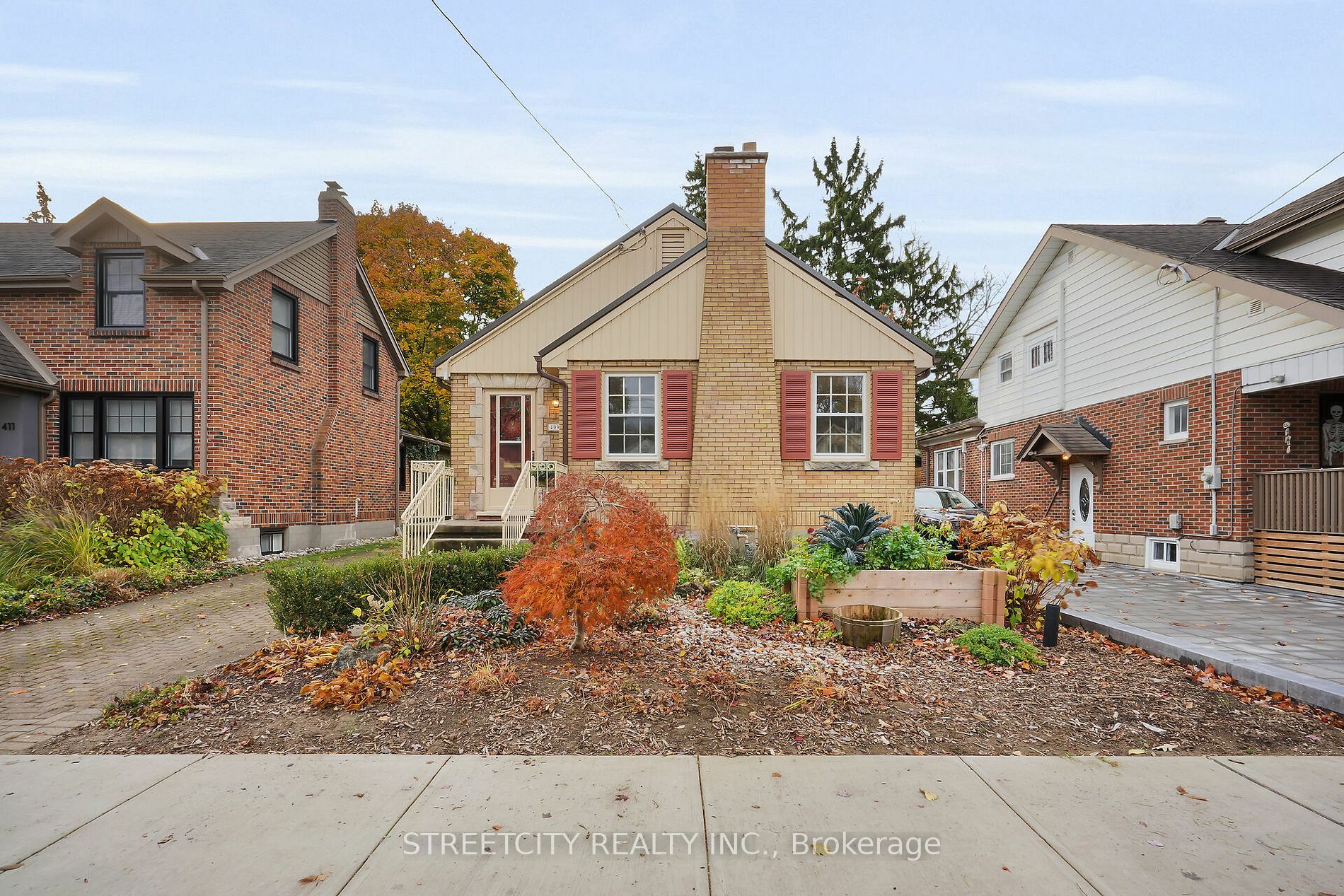 Property Photo:  409 McKenzie Ave  ON N6C 1V5 